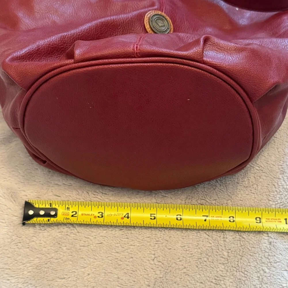 Vintage Capezio‎ Burgundy Zip Top Shoulder Hobo Bag 1980s Taiwan
